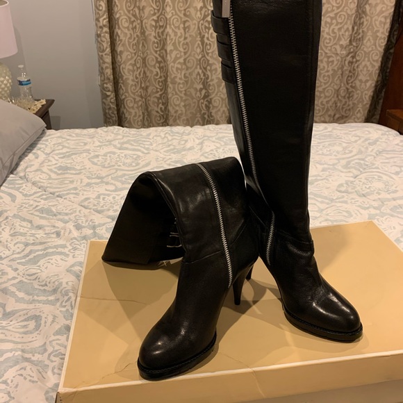 Michael Kors boots - Picture 1 of 4